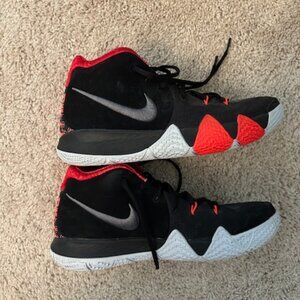 Kyrie 4 Sneakers